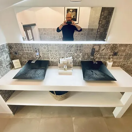 De La Fontaine Hotel 3*